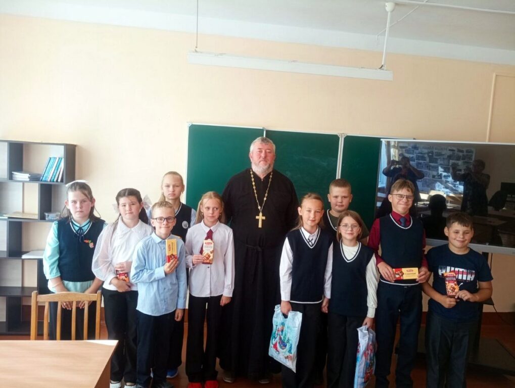 Иерей Александр Кононович провел беседу на тему "Все начинается с Семьи"