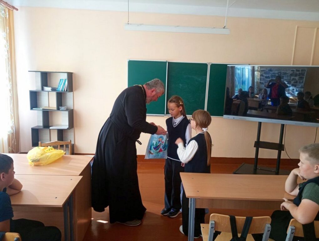 Иерей Александр Кононович провел беседу на тему "Все начинается с Семьи"