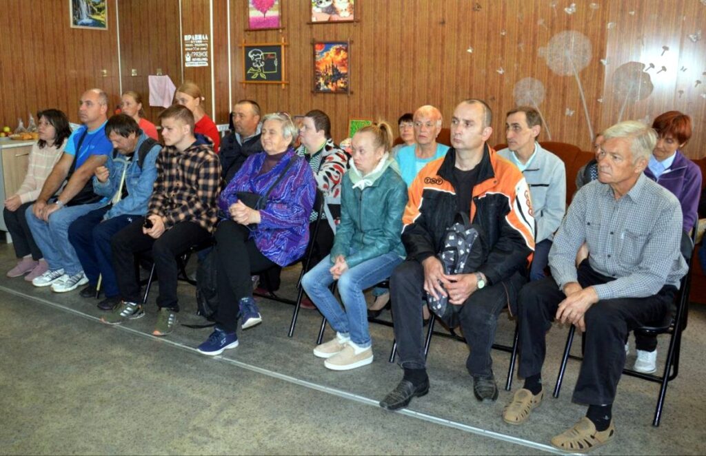 Протоиерей Николай Волочкович в рамках программы "Неделя семьи" провел встречу с подопечными Сенненского ТЦСОН