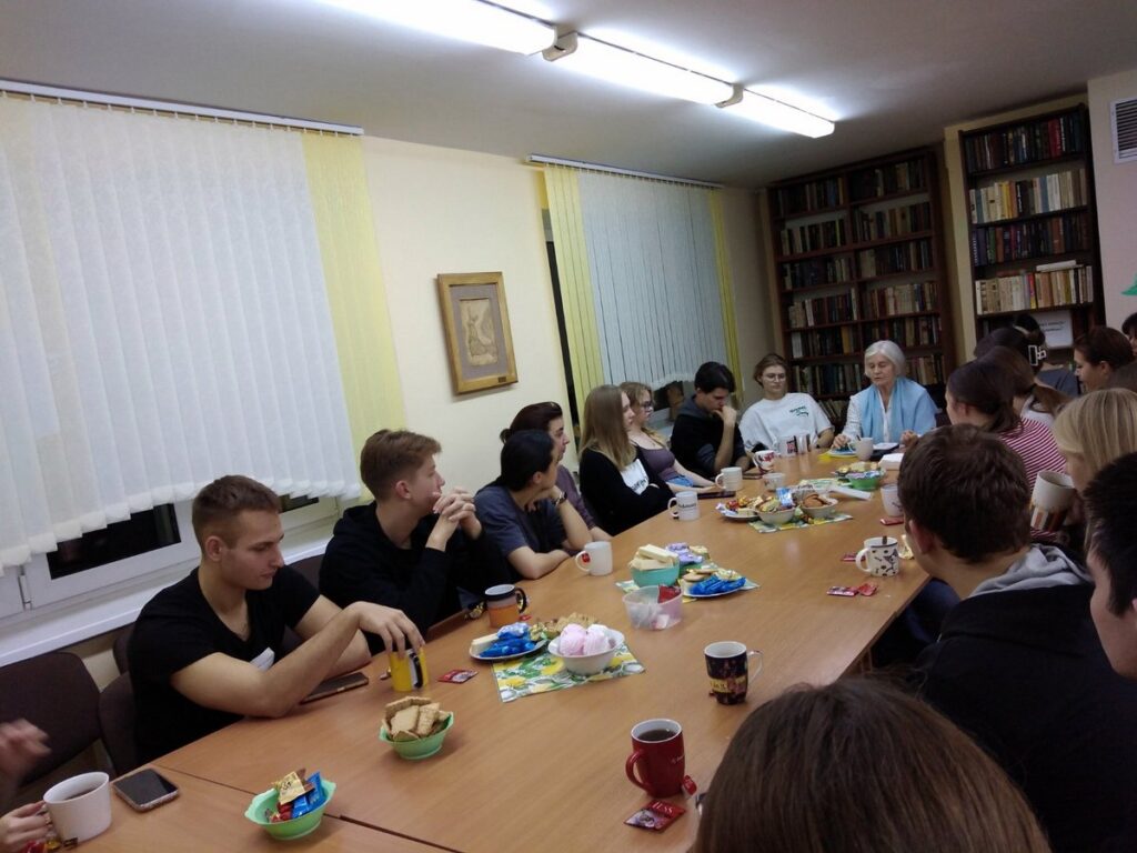 В общежитиях ВГМУ Инна Костюкович провела для студентов ряд мероприятий о семейных ценностях