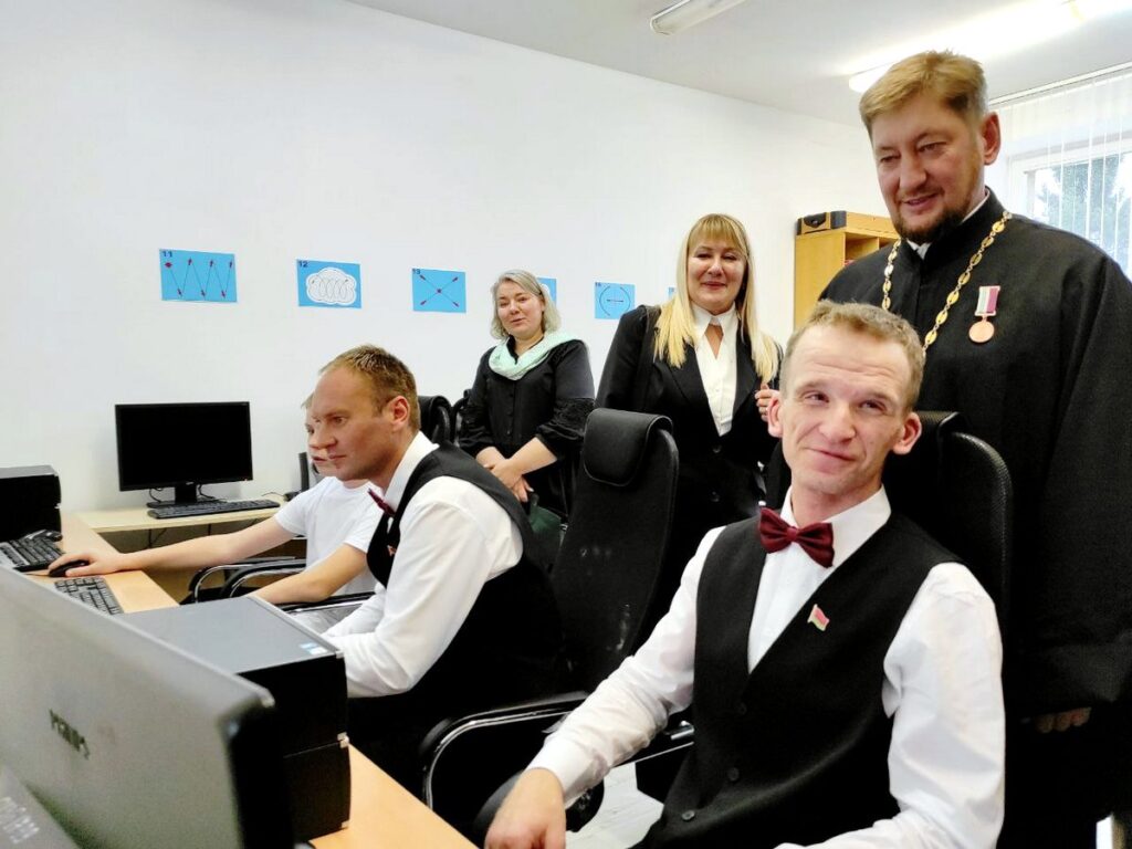 В Богушевском детском социальном пансионате "Лучезарный" прошла информационно-просветительская площадка для многодетных семей священнослужителей