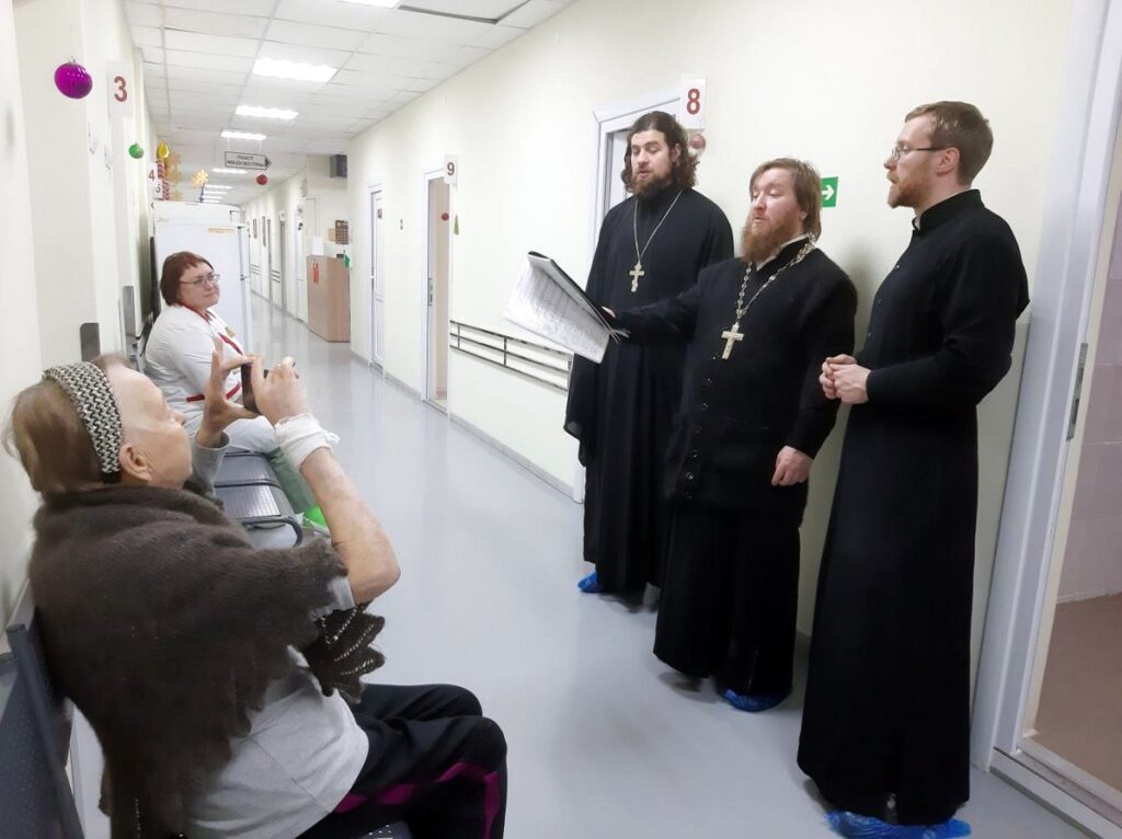 Христославы Витебской епархии посетили учреждения здравоохранения Витебска