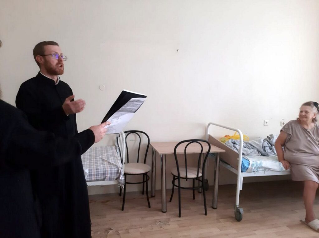 Христославы Витебской епархии посетили учреждения здравоохранения Витебска