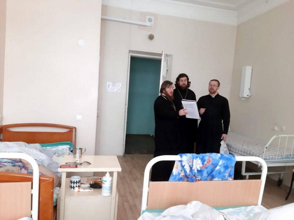Христославы Витебской епархии посетили учреждения здравоохранения Витебска