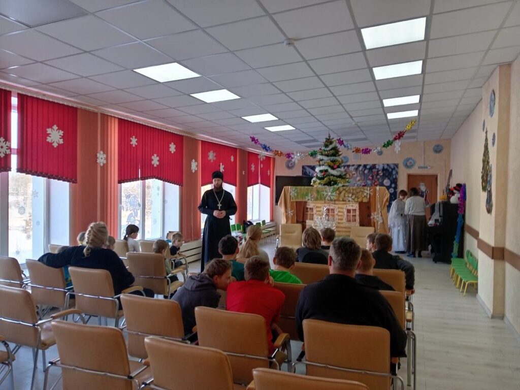 Добровольческий отряд "Лучики добра" посетил социально-педагогический центр Оршанского района