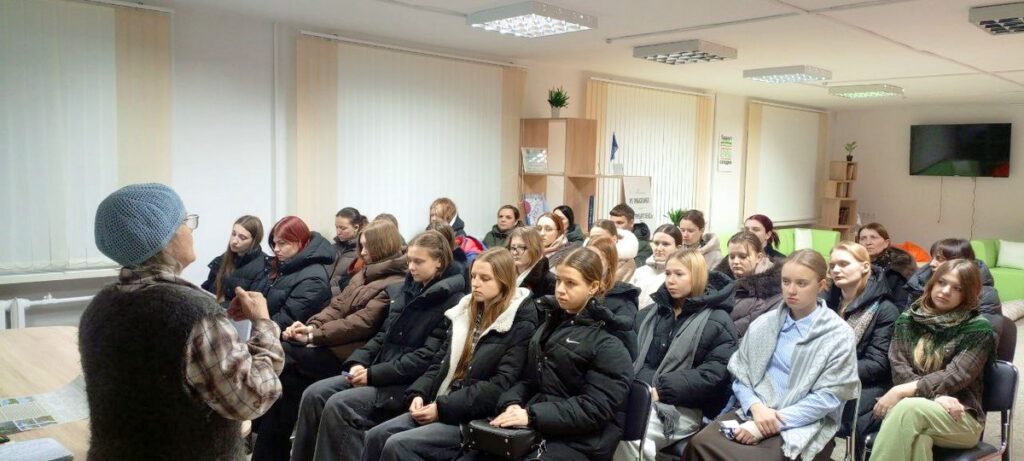 Инна Костюкович приняла участие во встрече-диалоге, посвящённой Дню православной молодёжи