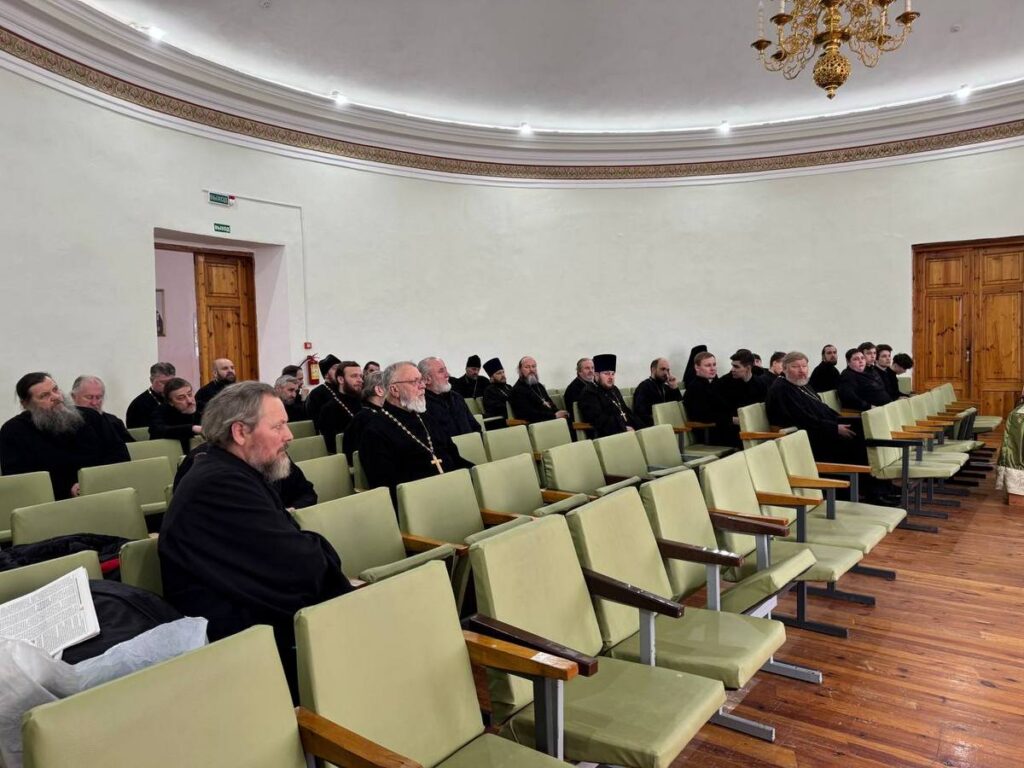 В Витебской духовной семинарии обсудили вопросы воспитания и семейных ценностей