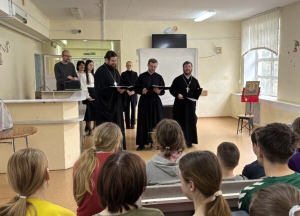 Представители Витебской епархии посетили Витебский областной клинический центр психиатрии и наркологии