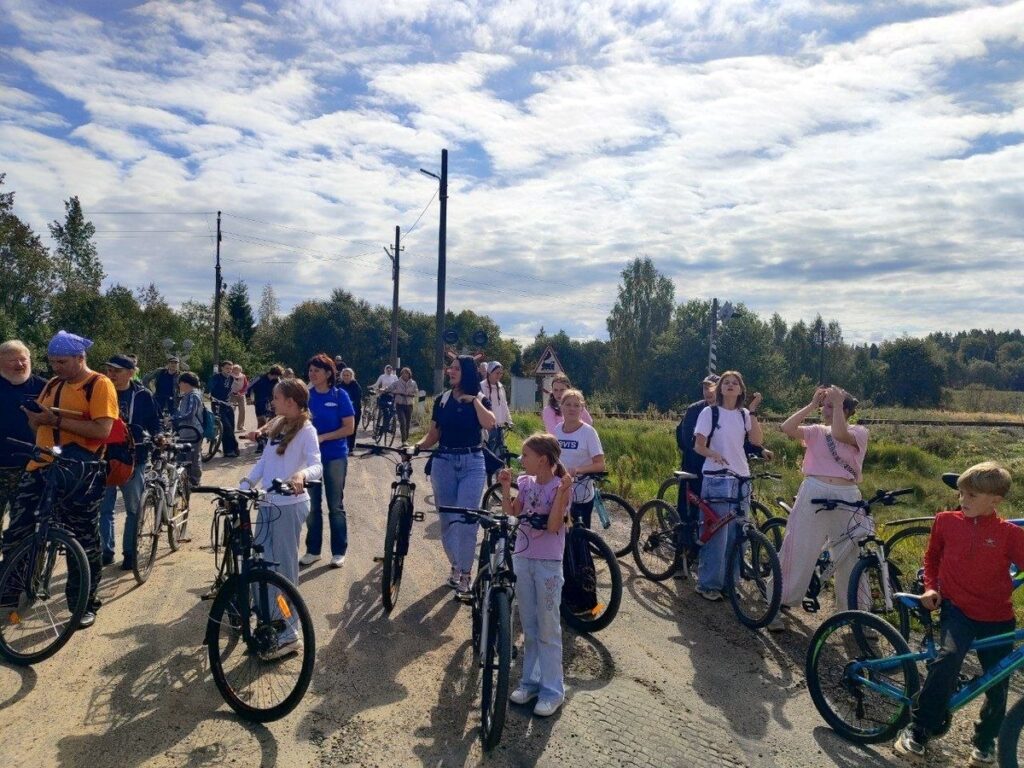 В рамках "Дней семьи" прошел молодежный велопробег "Руба-Лужесно 2026"