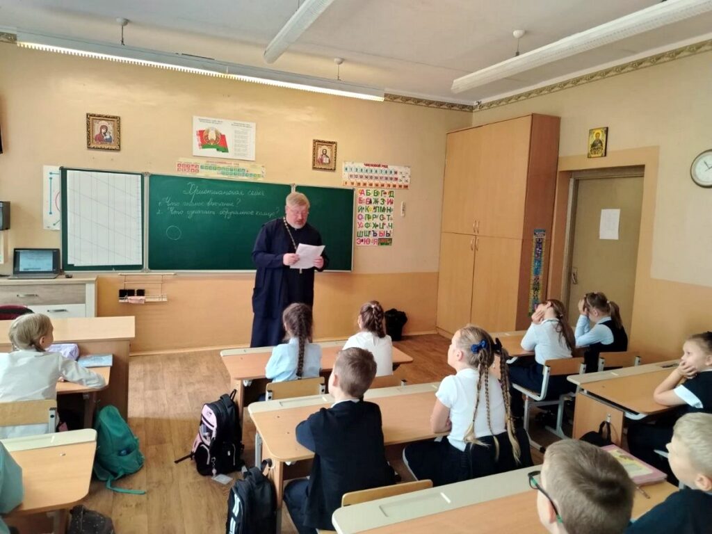 Протоиерей Александр Ковалев провел урок "Христианская семья"